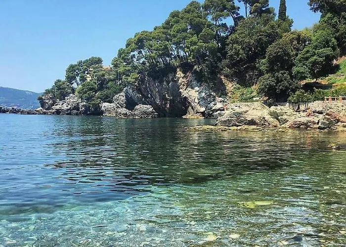 Semesterbostad Atena *